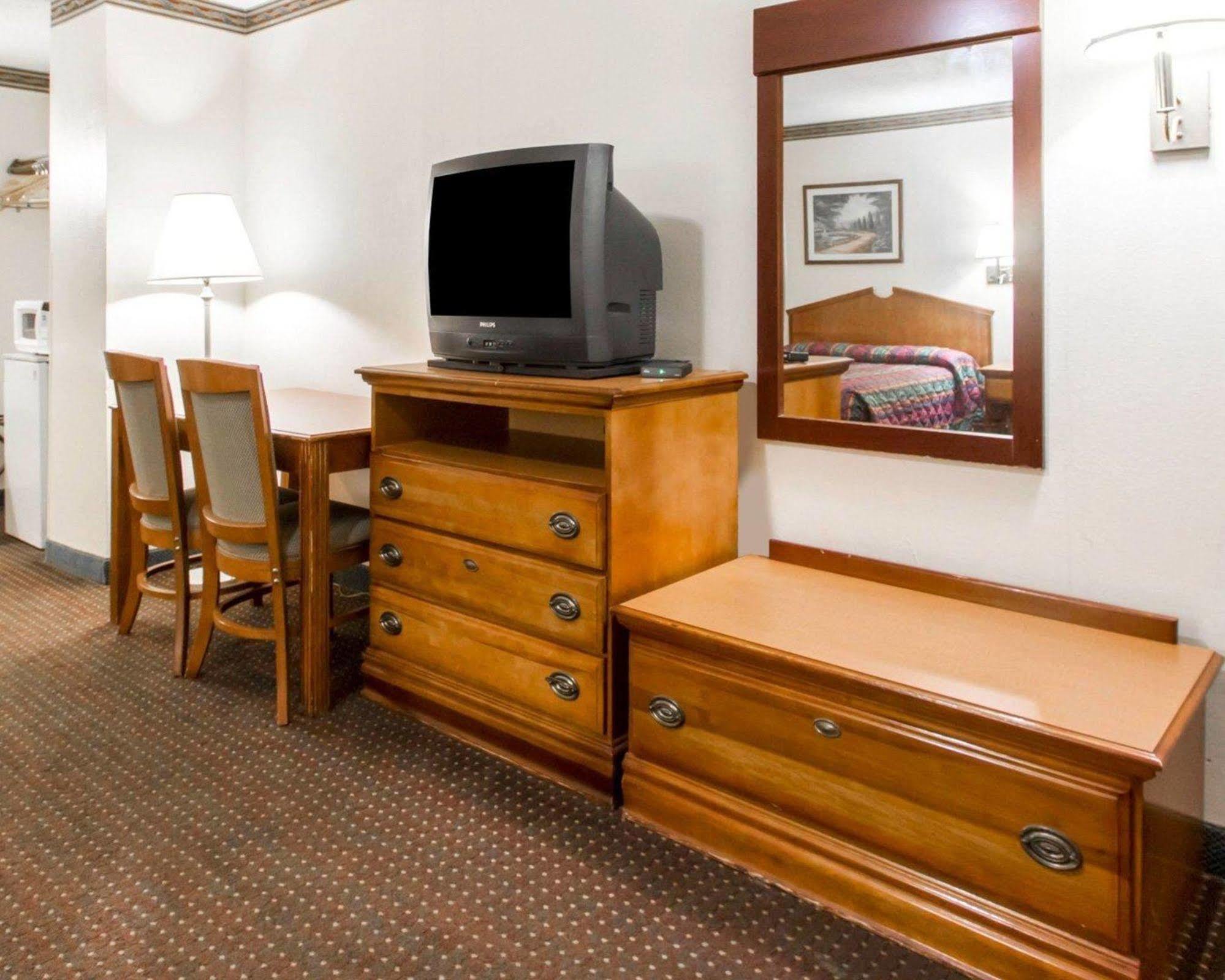 Americas Best Value Inn Opelika Eksteriør billede